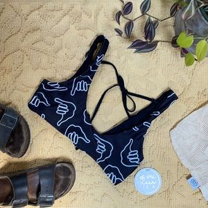 NWT Of One Sea “Shaka” Bikini Top